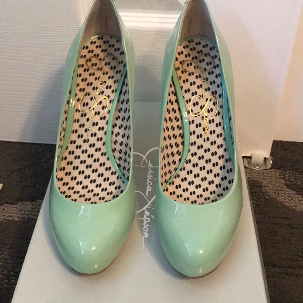 Jessica Simpson heels